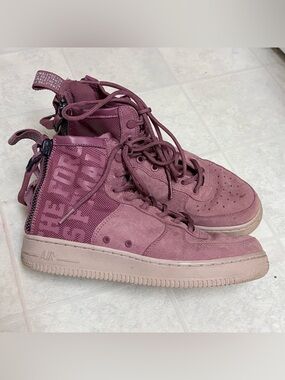 Nike Mid-Top SF AF 1 Sneakers in Dusty Rose